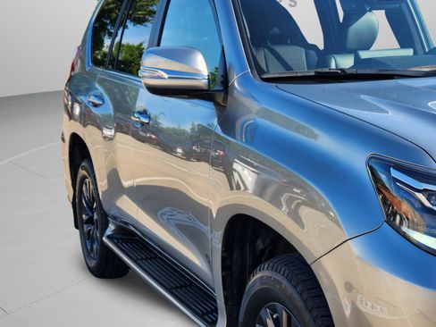 Used 2022 Lexus GX 460 Luxury AWD/4WD image 34