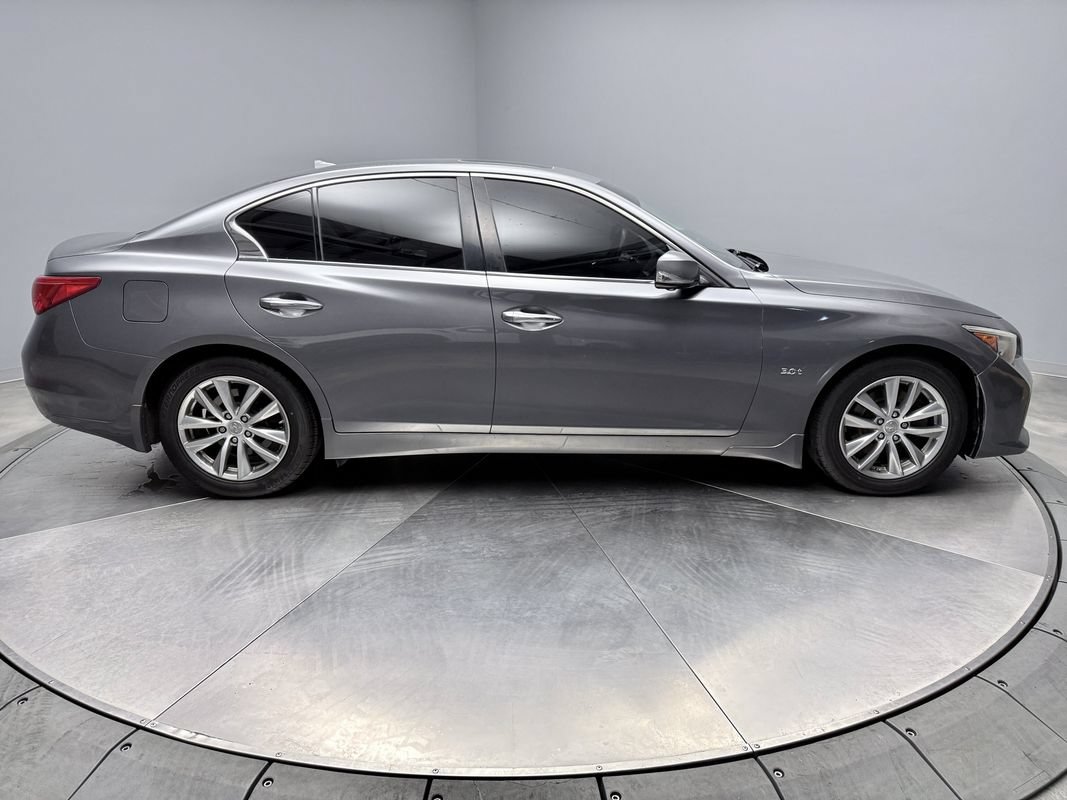 Used 2016 INFINITI Q50 3.0t Premium w/ Driver Assistance Package AWD/4WD image 4