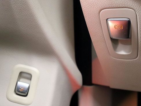 Used 2019 Mercedes-Benz GLC 300 image 36