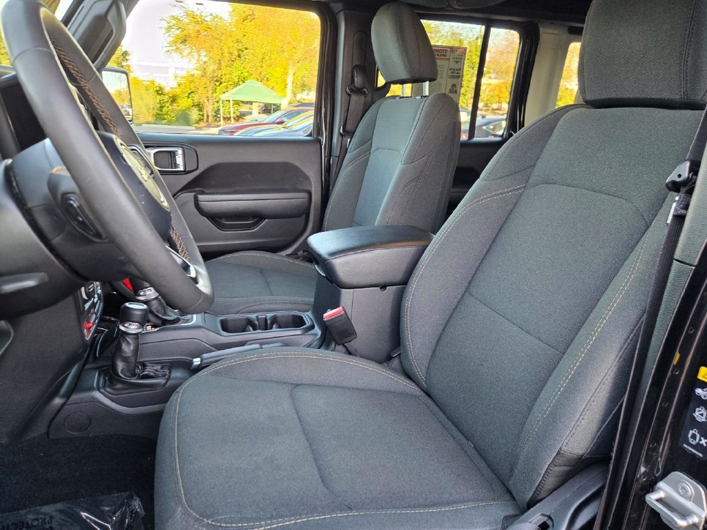 Used 2024 Jeep Wrangler Unlimited AWD/4WD image 20