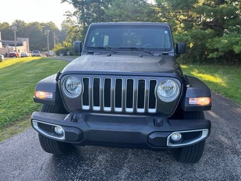 Used 2022 Jeep Wrangler Unlimited Sahara AWD/4WD image 8