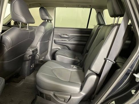 Used 2024 Toyota Grand Highlander AWD image 19