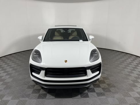 Used 2025 Porsche Macan image 10
