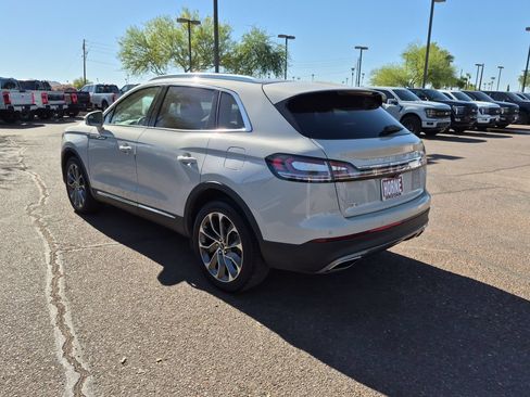 Used 2022 Lincoln Nautilus Reserve AWD/4WD image 8