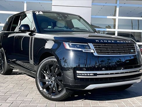 Certified 2024 Land Rover Range Rover SE AWD/4WD image 3