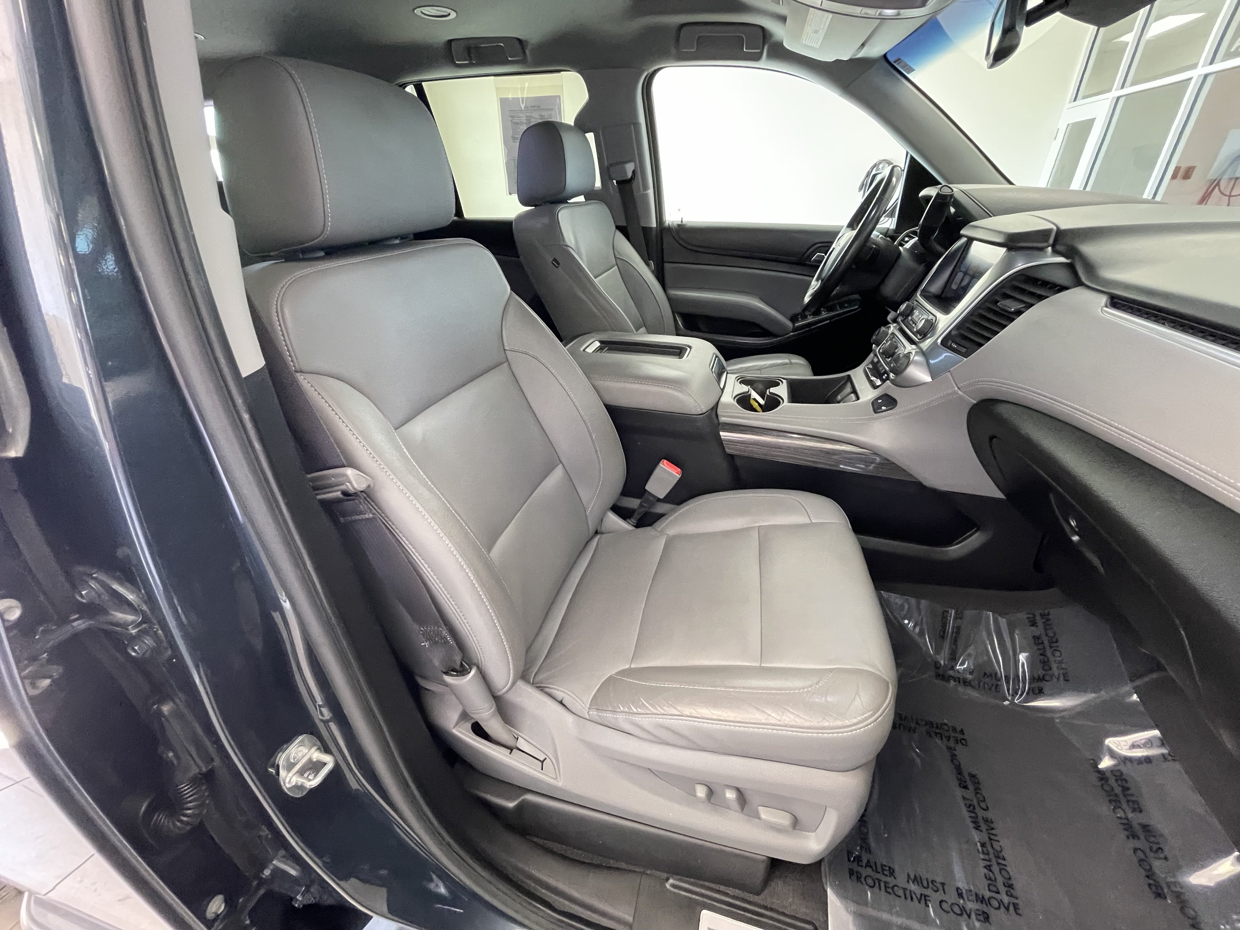 Used 2020 Chevrolet Tahoe LT w/ Luxury Package AWD/4WD image 14