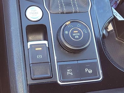 Used 2022 Volkswagen Atlas SEL Premium image 13