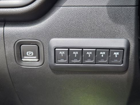 Used 2023 Chevrolet Silverado 2500 Custom w/ Custom Value Package image 19