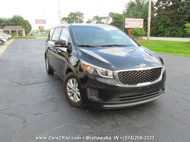 Used 2017 Kia Sedona LX w/ LX Essentials Premium Package FWD image 8