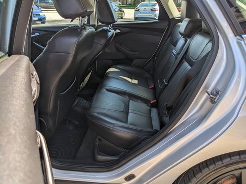 Used 2012 Ford Focus Titanium FWD image 12
