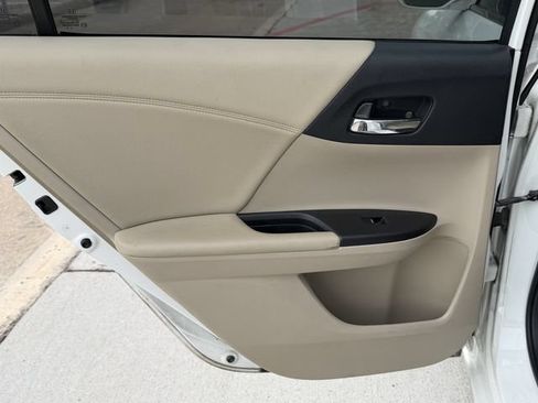 Used 2016 Honda Accord EX-L image 22