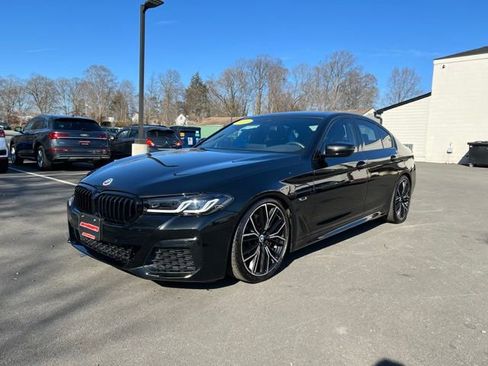 Used 2023 BMW 530e xDrive w/ Executive Package image 3