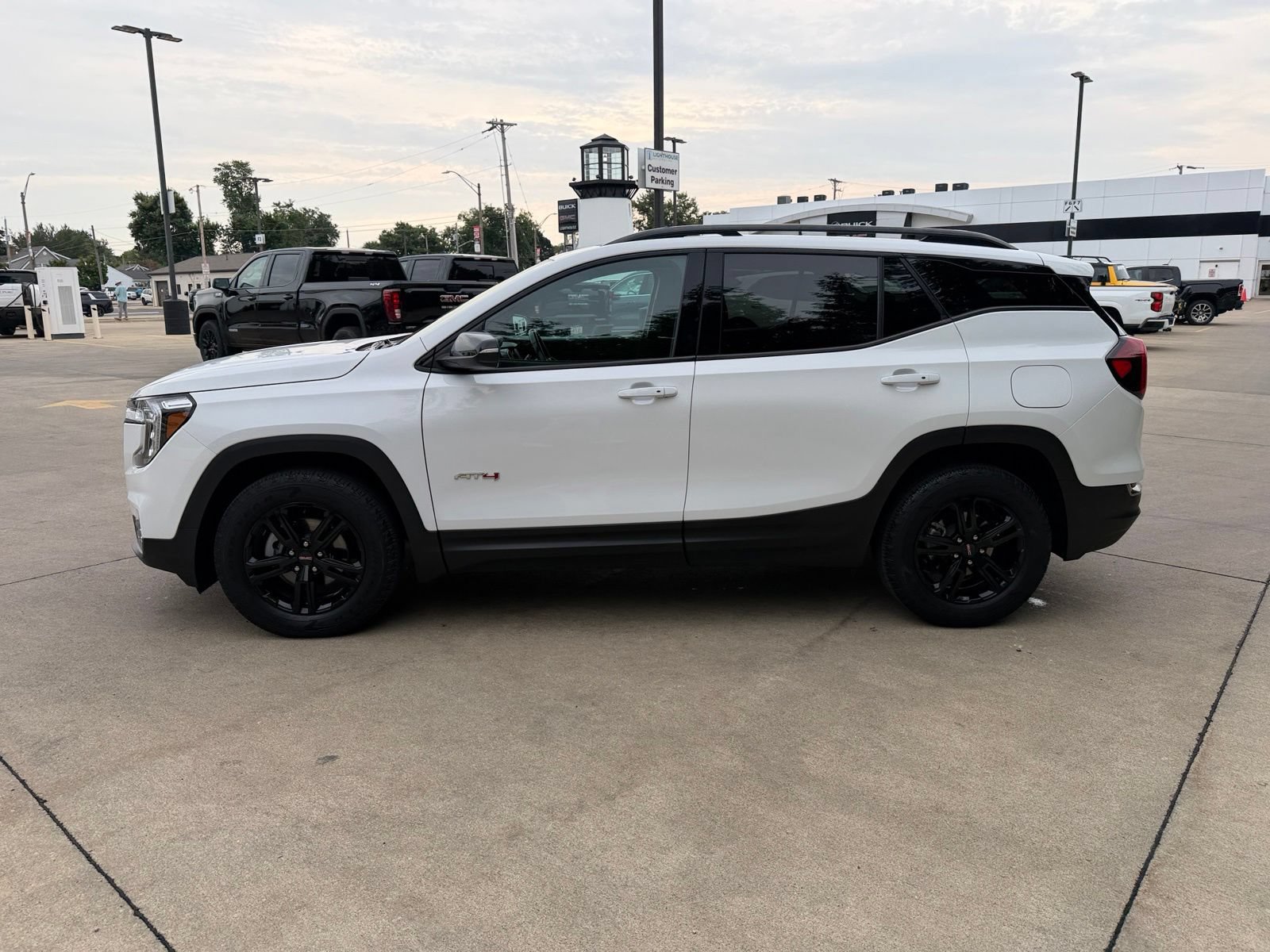 Used 2022 GMC Terrain AT4 AWD/4WD image 8