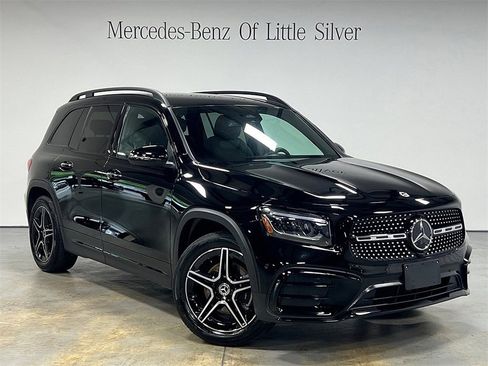 Used 2025 Mercedes-Benz GLB 250 4MATIC image 8