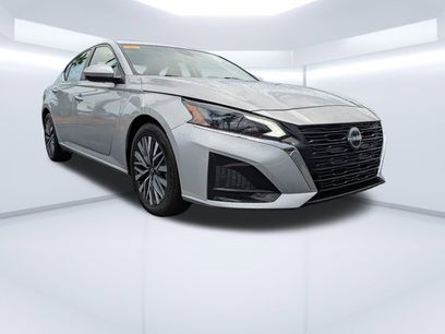 Used 2023 Nissan Altima 2.5 SV