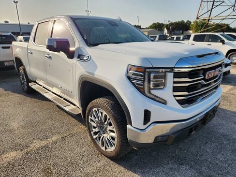 Used 2025 GMC Sierra 1500 SLT RWD image 1