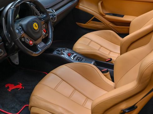 Used 2013 Ferrari 458 Spider RWD image 32