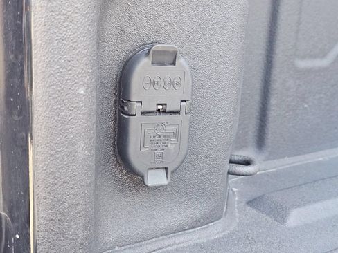 Used 2025 Chevrolet Silverado 2500 High Country w/ High Country Premium Package AWD/4WD image 15