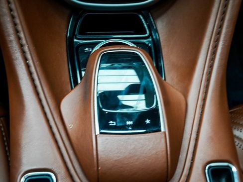 Used 2019 Aston Martin DB11 Volante image 26