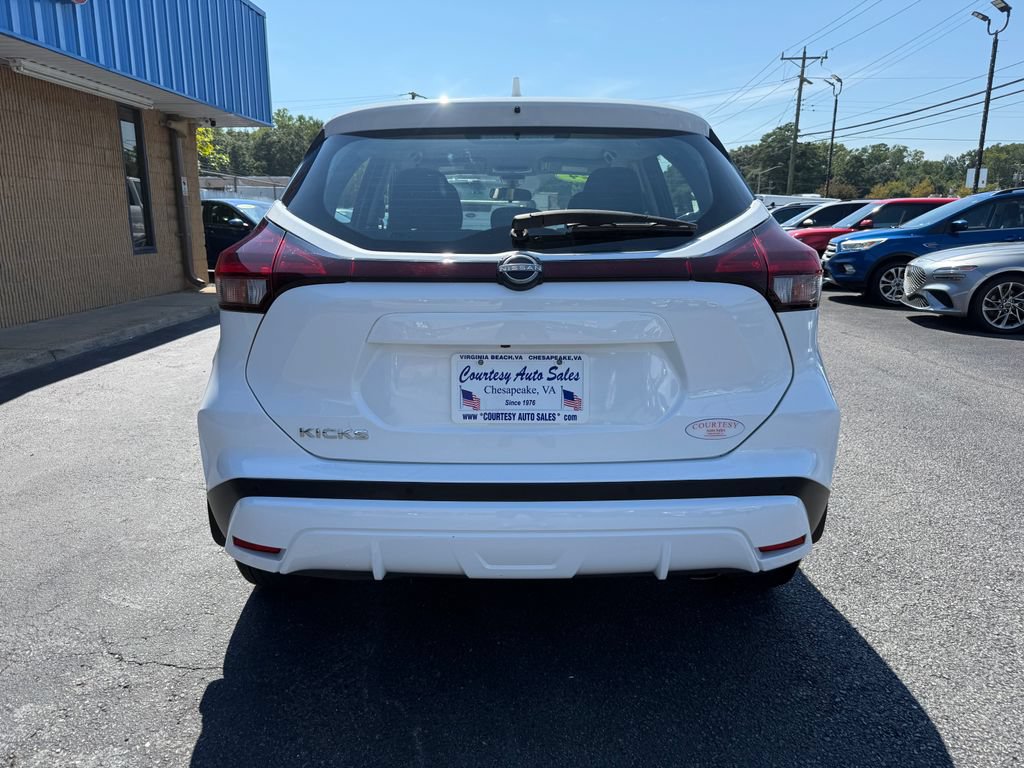 Used 2024 Nissan Kicks S FWD image 9