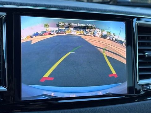 Used 2024 Chrysler Pacifica Touring-L image 24