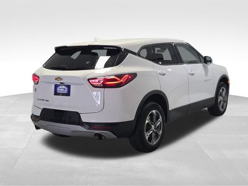 Used 2025 Chevrolet Blazer LT AWD/4WD image 28