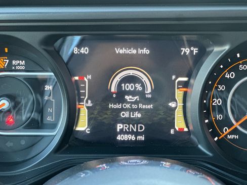 Used 2025 Jeep Wrangler Unlimited Sahara AWD/4WD image 26