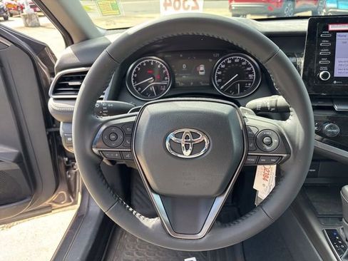Used 2024 Toyota Camry SE image 15