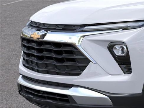 New 2026 Chevrolet TrailBlazer LT w/ Convenience Package FWD image 13