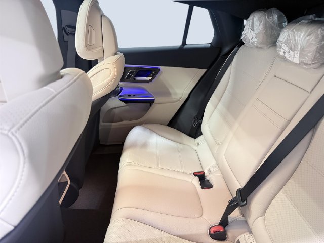 New 2027 Mercedes-Benz GLC 300 4MATIC image 7