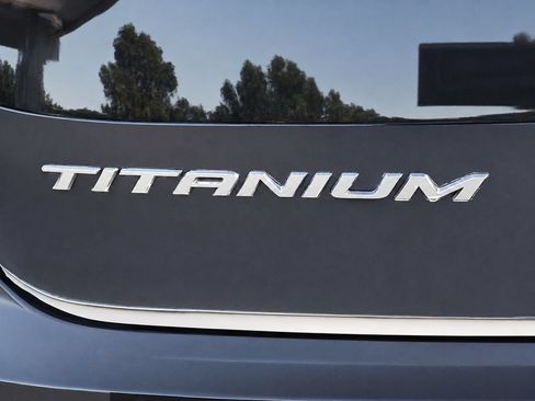 Used 2024 Ford Edge Titanium AWD/4WD image 8