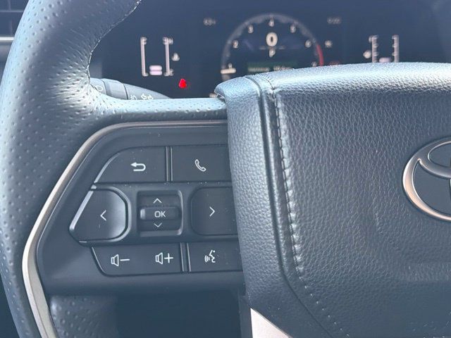 Used 2026 Toyota 4Runner SR5 AWD/4WD image 25