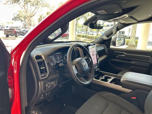Used 2025 RAM 1500 Big Horn AWD/4WD image 7