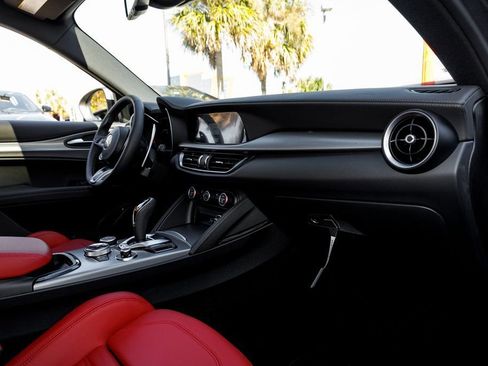 New 2025 Alfa Romeo Stelvio Sprint image 38