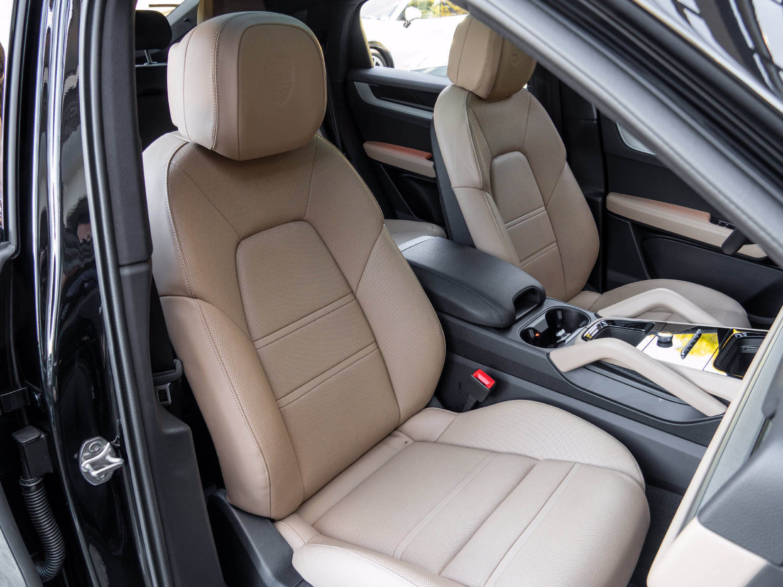 Certified 2026 Porsche Cayenne Coupe AWD/4WD image 58