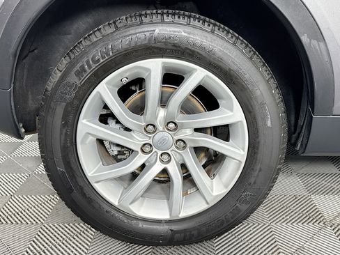 Used 2016 Land Rover Discovery Sport HSE AWD/4WD image 32