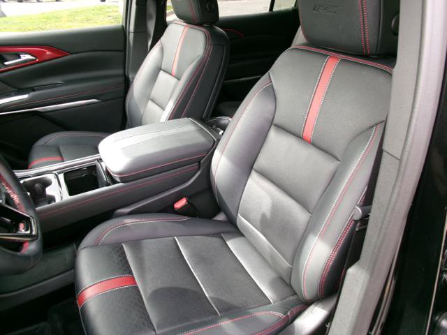 Used 2024 Chevrolet Traverse RS w/ LPO, Floor Liner Package AWD/4WD image 9