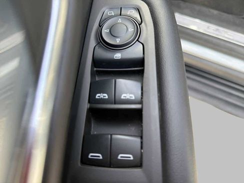 Used 2024 GMC Yukon SLT image 18