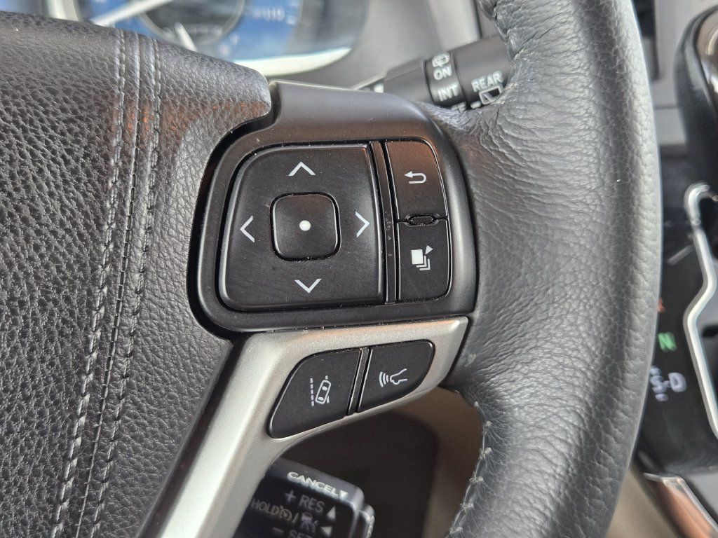 Used 2018 Toyota Sienna XLE w/ XLE Navigation Package FWD image 29