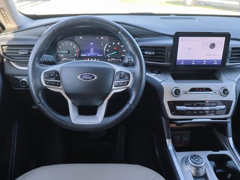 Certified 2022 Ford Explorer XLT w/ Equipment Group 202A image 26