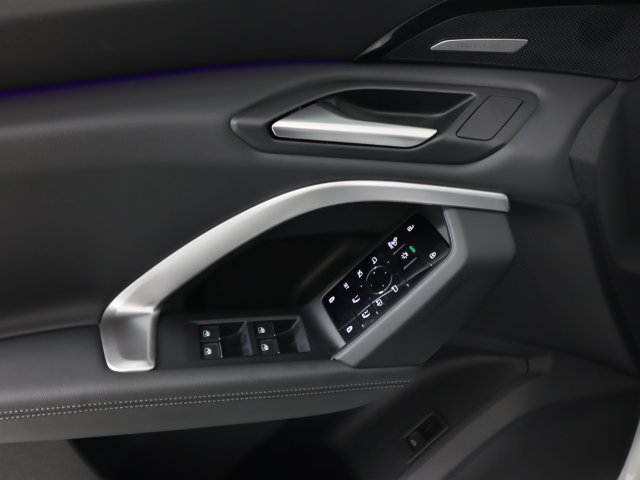 Certified 2025 Audi Q5 Prestige AWD/4WD image 11