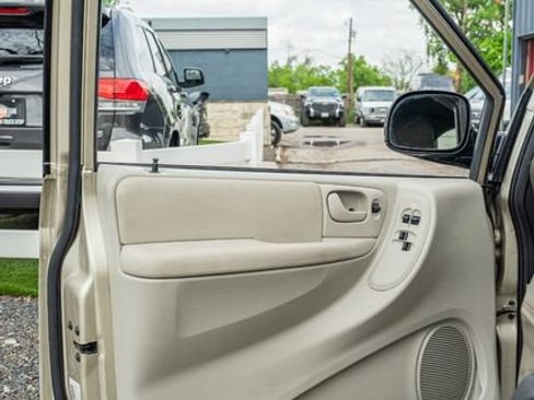 Used 2005 Dodge Grand Caravan SE w/ Popular Equipment Group I image 17