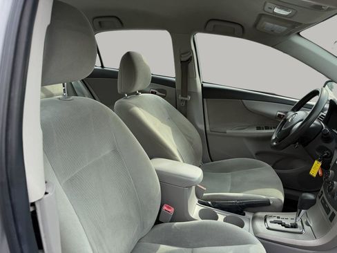 Used 2013 Toyota Corolla LE image 20