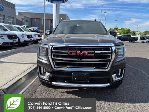 Used 2023 GMC Yukon SLT AWD/4WD image 3