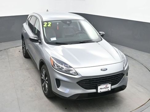 Used 2022 Ford Escape SE w/ SE Sport Appearance Package AWD/4WD image 16