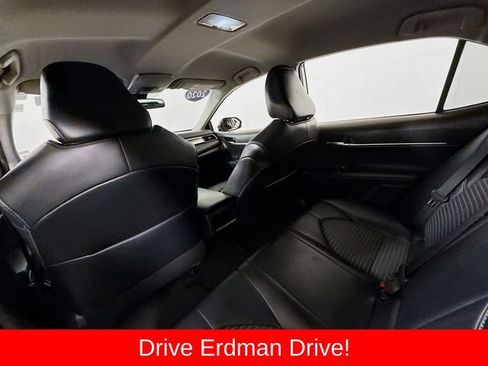 Used 2020 Toyota Camry SE FWD image 10