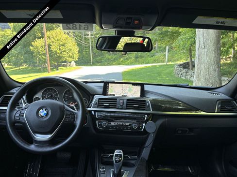 Used 2018 BMW 330i xDrive Wagon AWD/4WD image 5