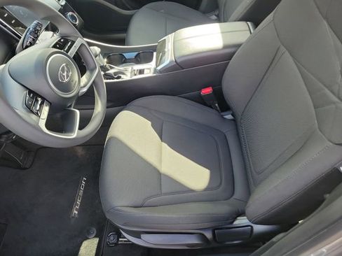 Used 2023 Hyundai Tucson SE image 16