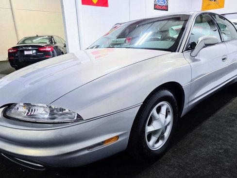 Used 1997 Oldsmobile Aurora FWD image 5