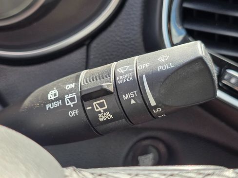 Used 2019 Jeep Cherokee Limited FWD image 49